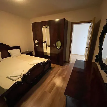 Palm Court A26 Апартаменты *