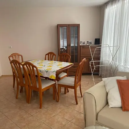 Апартаменты Palm Court A26 *