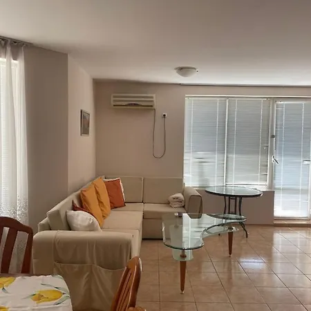 Palm Court A26 Апартамент *
